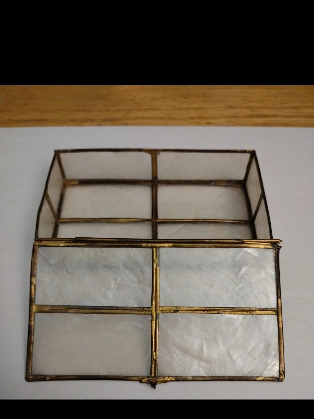 VTG Mid Century Capiz Shell  Brass Lidded Hinge Jewelry Trinket Pill Stash Box